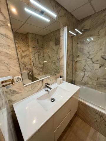 Amador Apartamento Familiar Centro Parking Amador De Los Rios Севиля Екстериор снимка